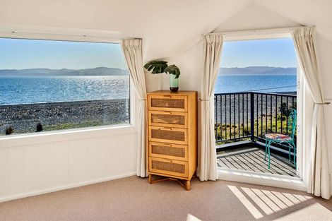 Photo of property in 147 Marine Parade, Eastbourne, Lower Hutt, 5013