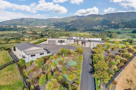 Photo of property in 11 Rural View Way, Maymorn, Upper Hutt, 5018