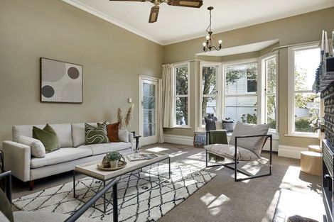 Photo of property in 125 Wellington Street, Picton, 7220