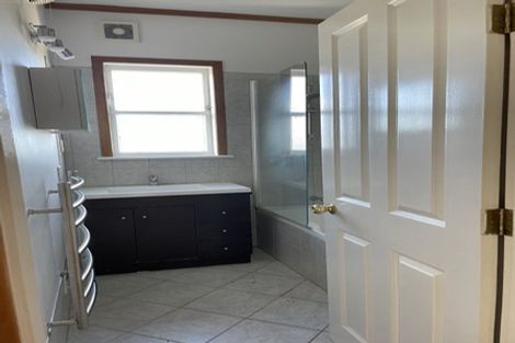 Photo of property in 26 Sunny Brae Crescent, Westmere, Auckland, 1022