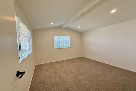 Photo of property in 7 Thornlow Street, Glendene, Auckland, 0602