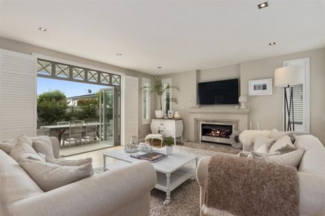 Photo of property in 270 Hurstmere Road, Takapuna, Auckland, 0622