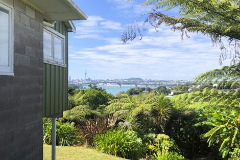 Photo of property in 26 Fairfax Avenue, Northcote, Auckland, 0627