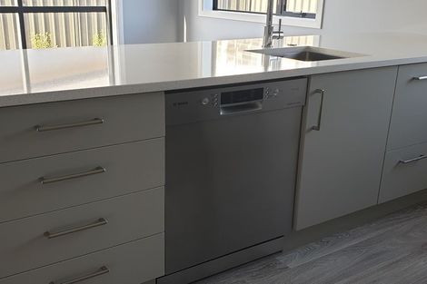 Photo of property in 27 Kaki Drive, Kenepuru, Porirua, 5022