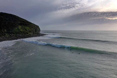 Photo of property in 33 Whaanga Road, Raglan, 3297