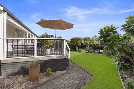 Photo of property in 57 Kurnell Drive, Botany Downs, Auckland, 2010