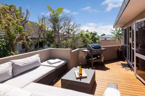 Photo of property in 2 Kaniere Place, Half Moon Bay, Auckland, 2012