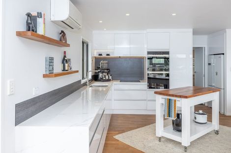 Photo of property in 8b Government Road, Raglan, 3225