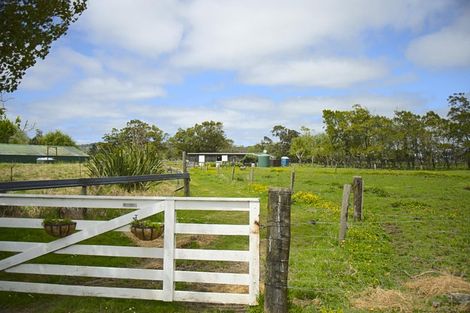 Photo of property in 37 Te Pua School Road, Helensville, 0875