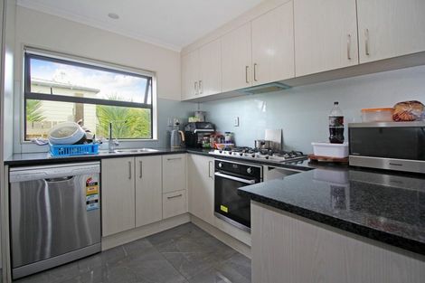 Photo of property in 16b Earlsworth Road, Mangere East, Auckland, 2024