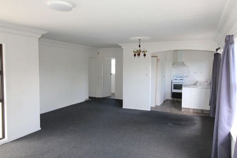Photo of property in 25 Kamara Road, Glen Eden, Auckland, 0602
