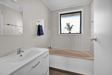 Photo of property in 24 Tawa Street, Hawera, 4610