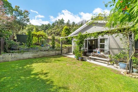 Photo of property in 115 Manuka Street, Stokes Valley, Lower Hutt, 5019