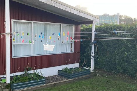 Photo of property in 2/5 Camden Road, Sandringham, Auckland, 1025