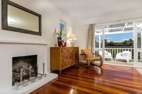 Photo of property in 2/18 Kenmure Avenue, Forrest Hill, Auckland, 0620