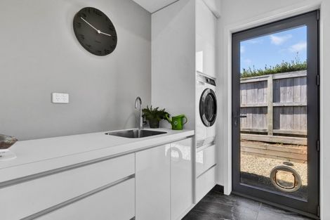 Photo of property in 17 Honeyfield Drive, Whalers Gate, New Plymouth, 4310