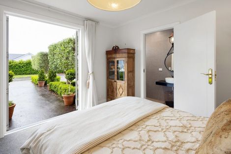 Photo of property in 83 Saint Kilda Road, Cambridge, 3434