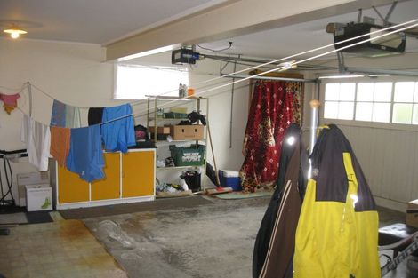 Photo of property in 28 Maple Grove, Kingston, Wellington, 6021