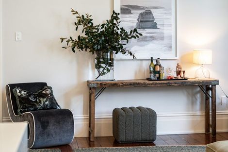 Photo of property in 9 Ranfurly Terrace, Mount Cook, Wellington, 6021