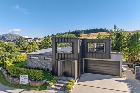 Photo of property in 4 Takahe Lane, Wanaka, 9305