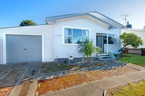 Photo of property in 27 Carnarvon Street, Gisborne, 4010