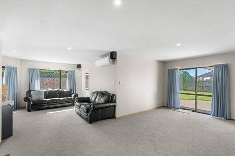 Photo of property in 8 Claverley Gardens, Avonhead, Christchurch, 8042