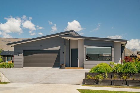Photo of property in 7 Tahi Street, Albert Town, Wanaka, 9305