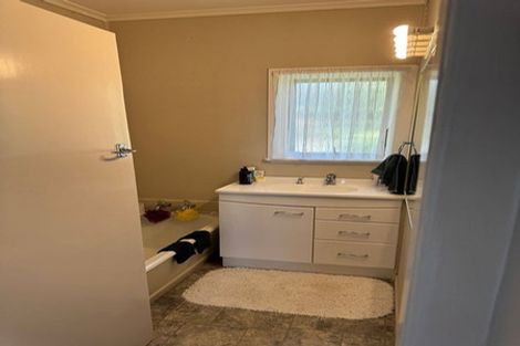 Photo of property in 48 Litten Road, Cockle Bay, Auckland, 2014