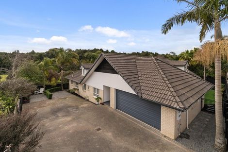 Photo of property in 30 Norman Close, The Gardens, Auckland, 2105