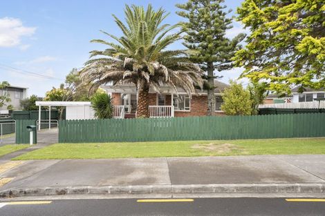 Photo of property in 4/123 Birkdale Road, Birkdale, Auckland, 0626