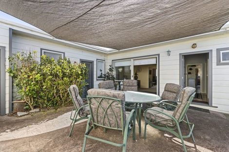 Photo of property in 1416 Devon Road, Brixton, Waitara, 4382