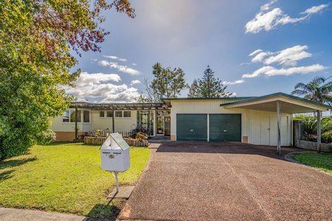 Photo of property in 5 Chapman Road, Te Atatu Peninsula, Auckland, 0610