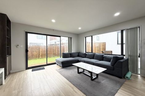 Photo of property in 33 Waka Street, Albany Heights, Auckland, 0632