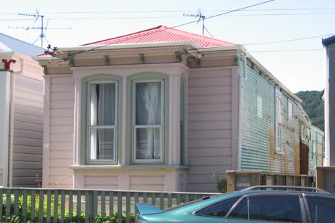 Photo of property in 37 Tasman Street, Mount Cook, Wellington, 6021