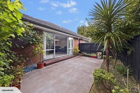 Photo of property in 2/121 Waltham Road, Sydenham, Christchurch, 8023
