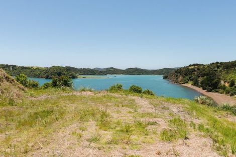 Photo of property in 250 Paroa Bay Road, Russell, 0272