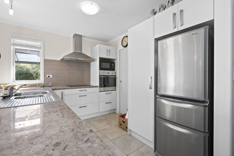 Photo of property in 24 Trauzer Place, Flagstaff, Hamilton, 3210