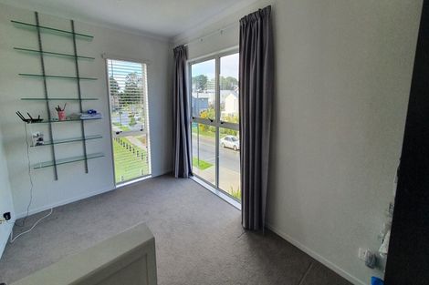 Photo of property in 9 Manutewhau Road, Massey, Auckland, 0614