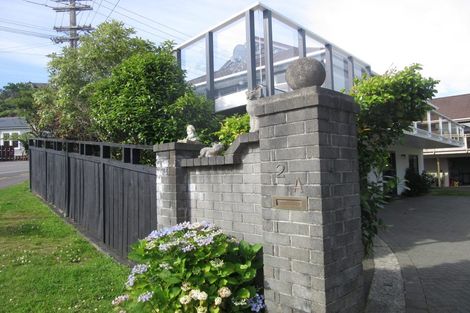Photo of property in 2a Maungaraki Road, Korokoro, Lower Hutt, 5012