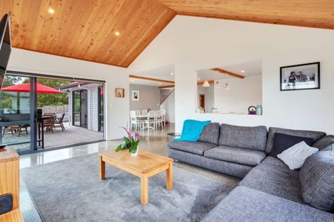 Photo of property in 19 Kawaupaka Road, Kaukapakapa, Helensville, 0875