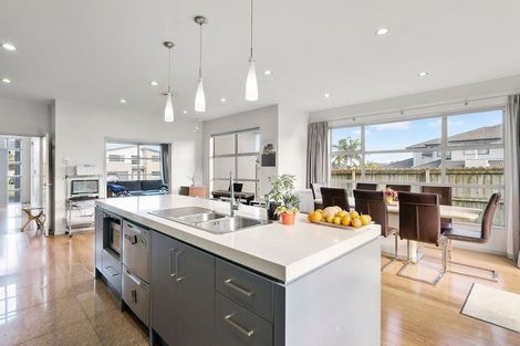 Photo of property in 1 Melmore Place, Pinehill, Auckland, 0632