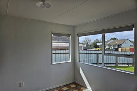 Photo of property in 39 Raglan Avenue, Cloverlea, Palmerston North, 4412