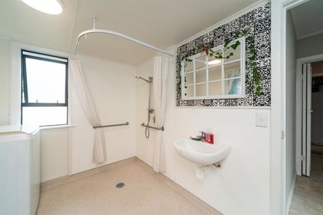 Photo of property in 10 Potaka Street, Marton, 4710