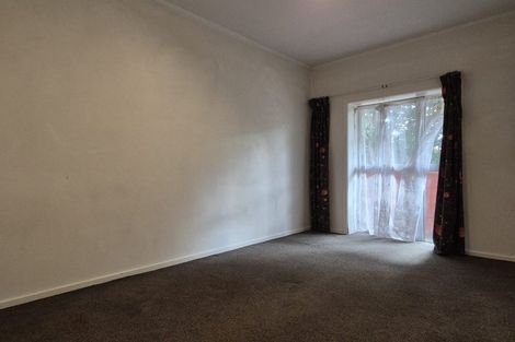 Photo of property in 1 Lauderdale Road, Birkdale, Auckland, 0626