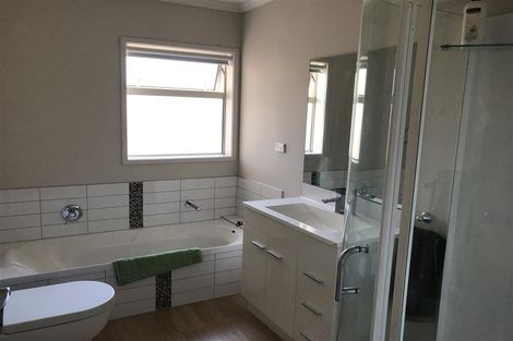 Photo of property in 189a Centreway Road, Orewa, 0931