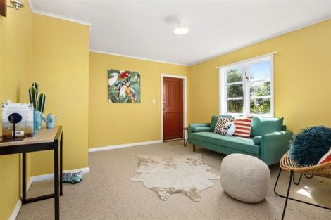 Photo of property in 94 Nicholson Road, Khandallah, Wellington, 6035