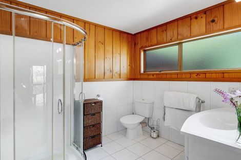 Photo of property in 7 Opanuku Road, Henderson Valley, Auckland, 0612