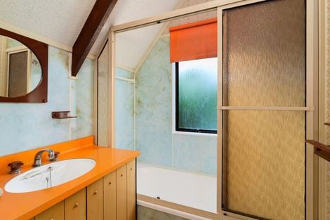 Photo of property in 16 Waitawa Place, Lynmore, Rotorua, 3010