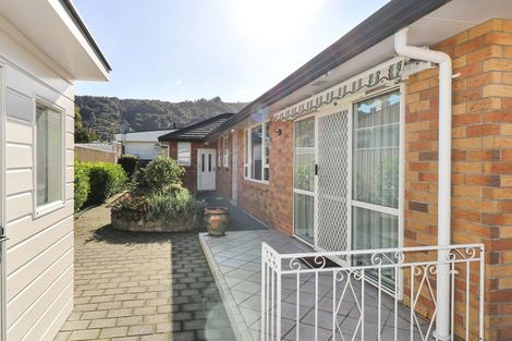 Photo of property in 33 Whitley Avenue, Ebdentown, Upper Hutt, 5018