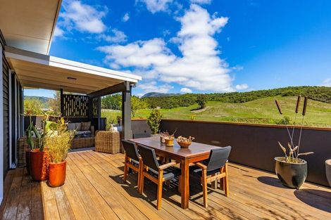 Photo of property in 11 Glentui Place, Waikawa, Picton, 7220